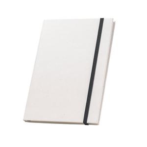 Caderno A5 produzido através de pacotes de leite reciclados com folhas pautadas recicladas